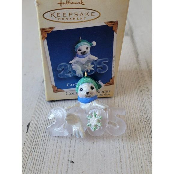 Hallmark cool decade 2005 ornament Xmas Christmas - Picture 1 of 5